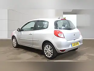 Used 2011 Renault Clio Dynamique Tomtom Silver - Interior and Exterior details 2