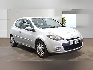 Used 2011 Renault Clio Dynamique Tomtom Silver - Interior and Exterior details 4