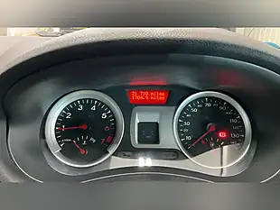 Used 2011 Renault Clio Dynamique Tomtom Silver - Interior and Exterior details 8