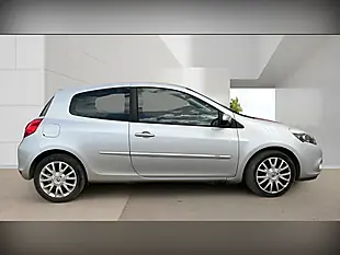 Used 2011 Renault Clio Dynamique Tomtom Silver - Interior and Exterior details 5