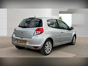 Used 2011 Renault Clio Dynamique Tomtom Silver - Interior and Exterior details 6