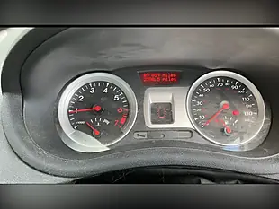 Used 2011 Renault Clio Dynamique Tomtom Silver - Interior and Exterior details 8