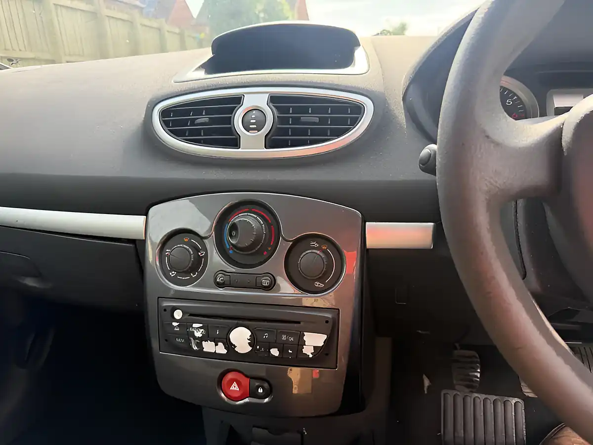 Used 2011 Renault Clio Expression Black - Interior and Exterior details 13