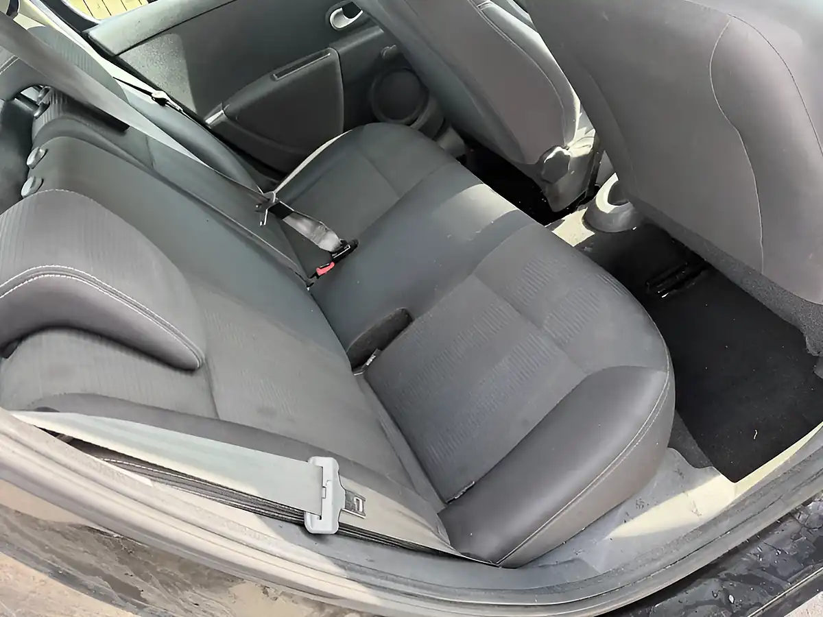 Used 2011 Renault Clio Expression Black - Interior and Exterior details 15