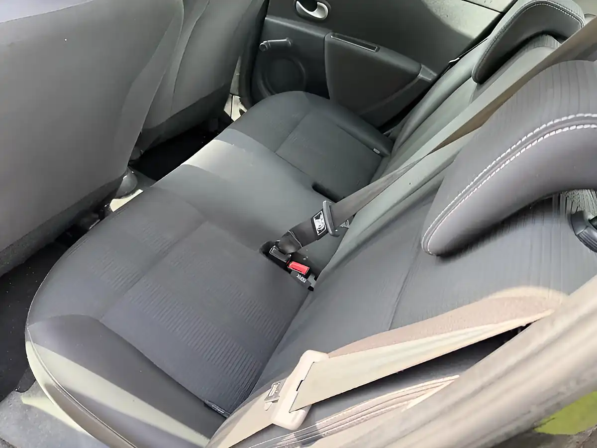 Used 2011 Renault Clio Expression Black - Interior and Exterior details 16