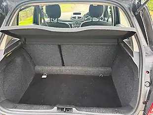 Used 2011 Renault Clio Expression Black - Interior and Exterior details 17