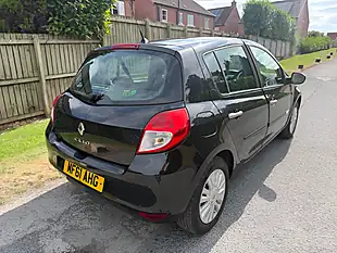 Used 2011 Renault Clio Expression Black - Interior and Exterior details 4