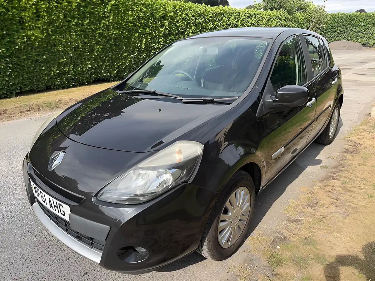 Used 2011 Renault Clio Expression Black - Interior and Exterior details 8