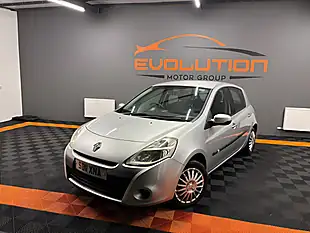 Used 2011 Renault Clio Expression Silver - Interior and Exterior details 6