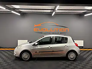 Used 2011 Renault Clio Expression Silver - Interior and Exterior details 7