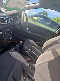 Used 2011 Renault Clio I-Music Silver - Interior and Exterior details 14