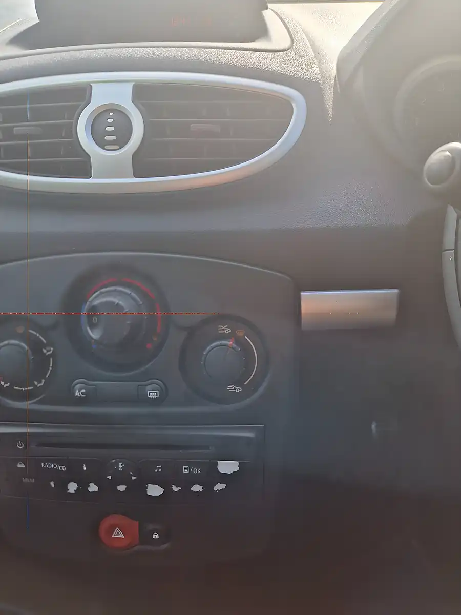 Used 2011 Renault Clio I-Music Silver - Interior and Exterior details 17