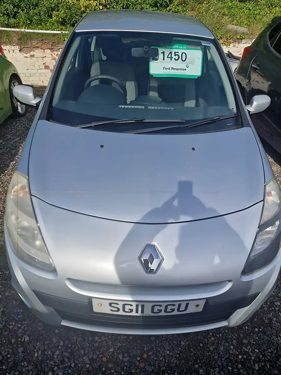 Used 2011 Renault Clio I-Music Silver - Interior and Exterior details 2