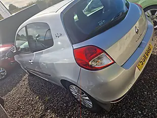 Used 2011 Renault Clio I-Music Silver - Interior and Exterior details 7