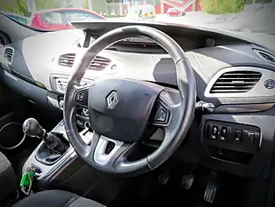 Used 2011 Renault Grand Scenic Dynamique Metallic Blue - Interior and Exterior details 11