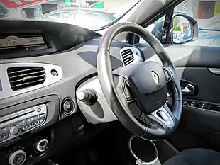Used 2011 Renault Grand Scenic Dynamique Metallic Blue - Interior and Exterior details 12