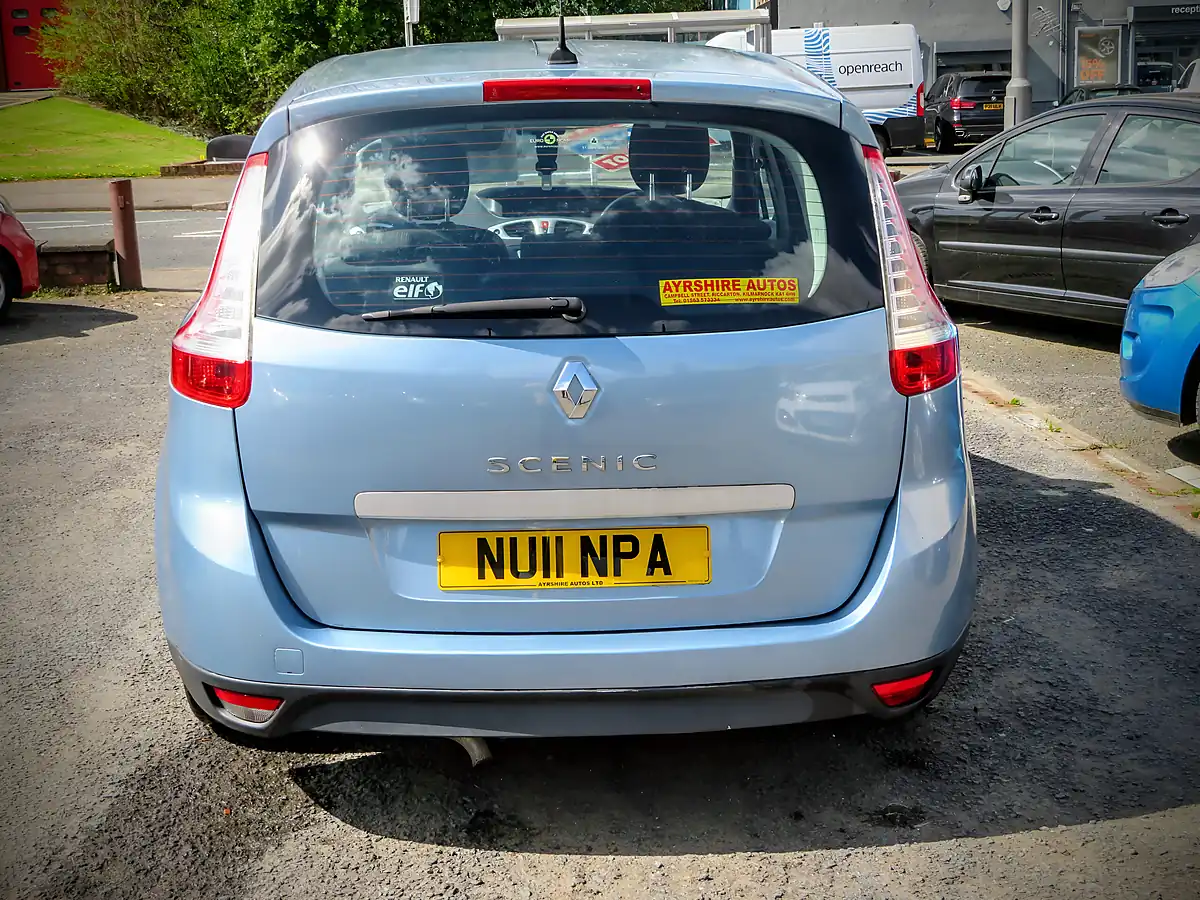 Used 2011 Renault Grand Scenic Dynamique Metallic Blue - Interior and Exterior details 7