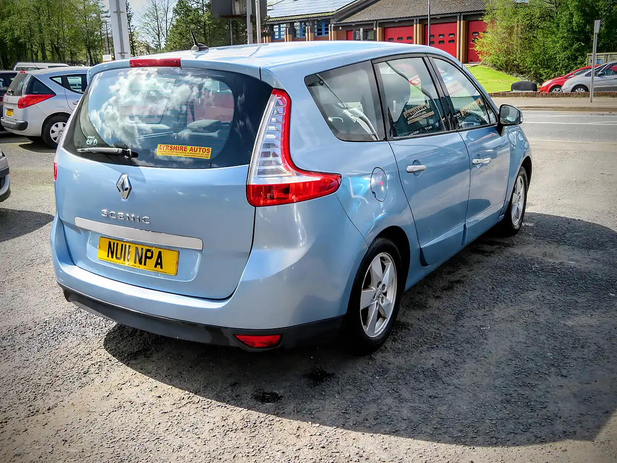Used 2011 Renault Grand Scenic Dynamique Metallic Blue - Interior and Exterior details 8