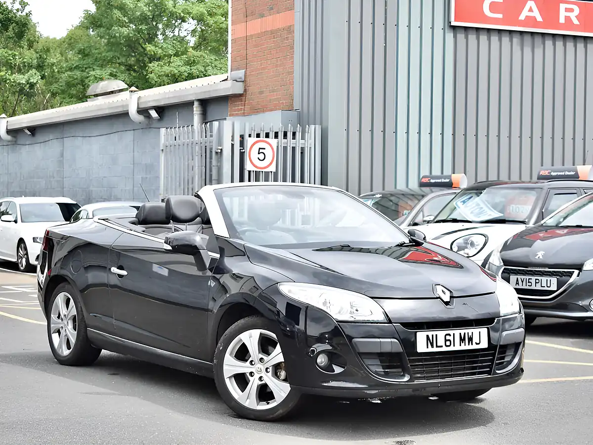 Used 2011 Renault Megane Dynamique Tomtom Black - Front View
