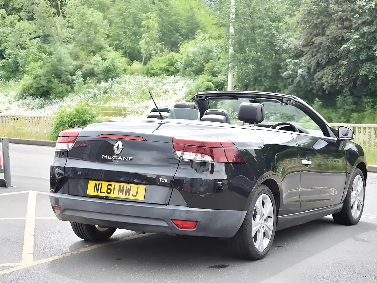 Used 2011 Renault Megane Dynamique Tomtom Black - Interior and Exterior details 10