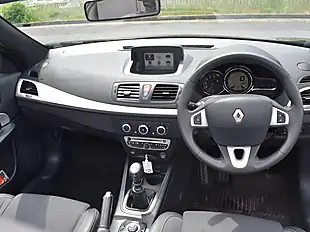 Used 2011 Renault Megane Dynamique Tomtom Black - Interior and Exterior details 17