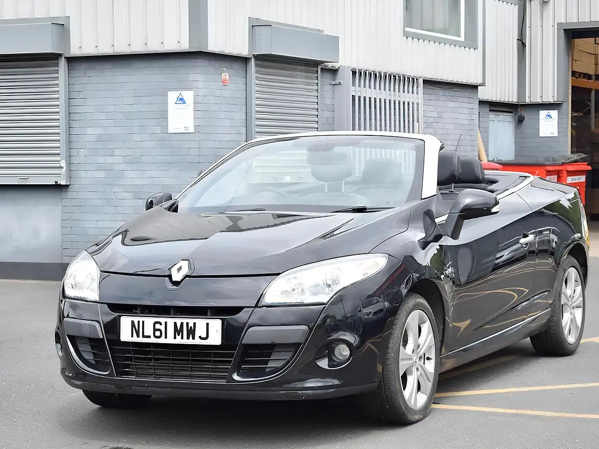 Used 2011 Renault Megane Dynamique Tomtom Black - Interior and Exterior details 5