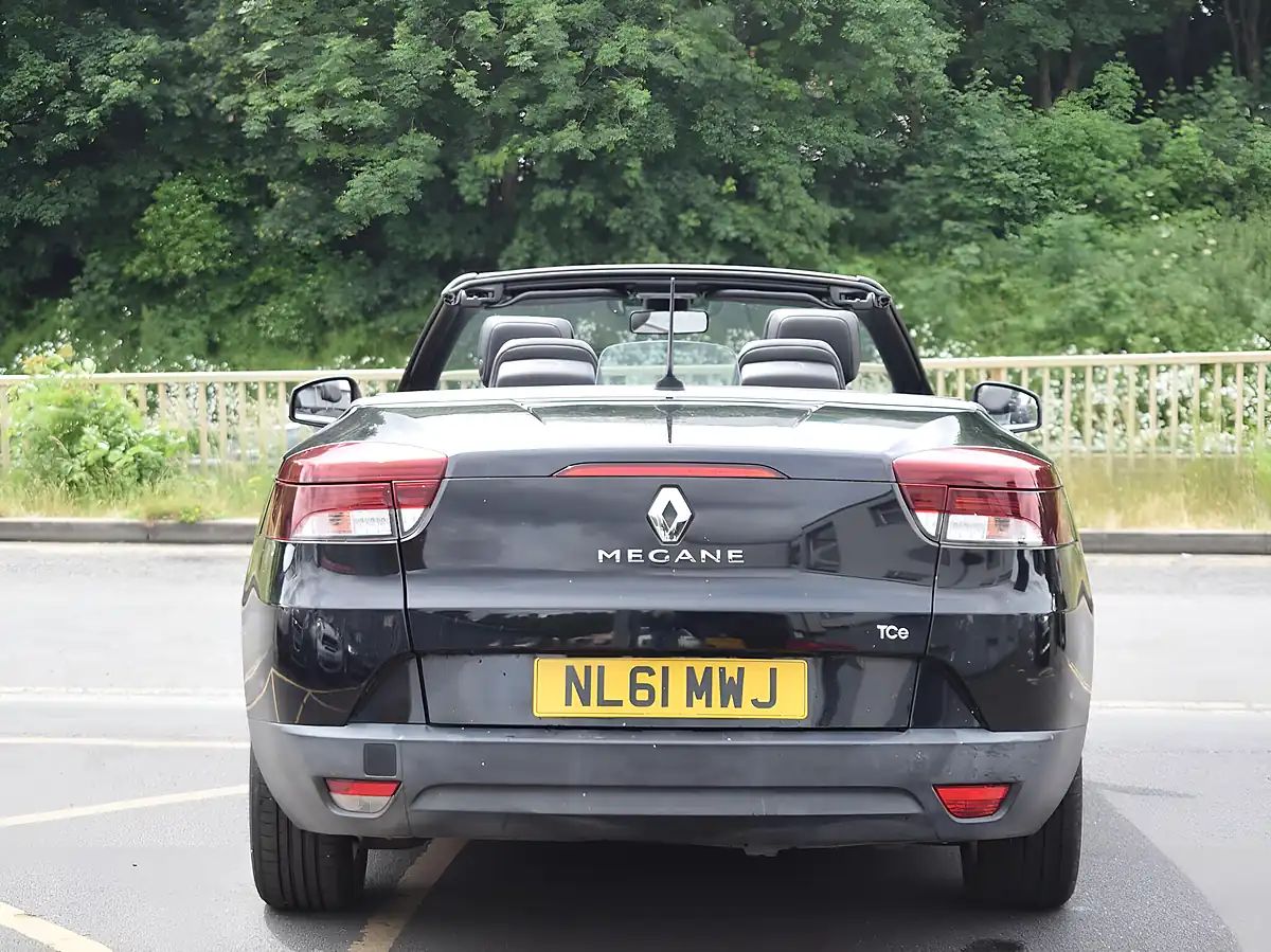 Used 2011 Renault Megane Dynamique Tomtom Black - Interior and Exterior details 9