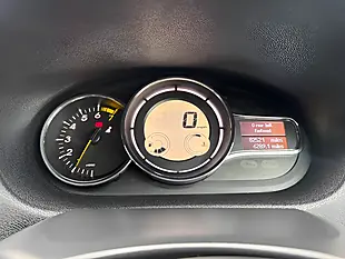 Used 2011 Renault Megane Dynamique Tomtom Silver - Interior and Exterior details 12