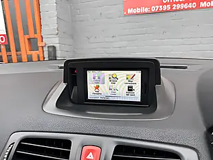 Used 2011 Renault Megane Dynamique Tomtom Silver - Interior and Exterior details 13