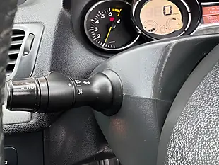 Used 2011 Renault Megane Dynamique Tomtom Silver - Interior and Exterior details 17