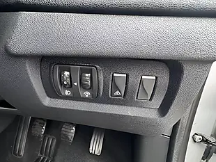 Used 2011 Renault Megane Dynamique Tomtom Silver - Interior and Exterior details 18