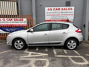 Used 2011 Renault Megane Dynamique Tomtom Silver - Interior and Exterior details 4