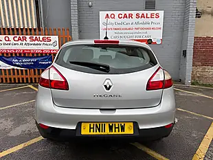 Used 2011 Renault Megane Dynamique Tomtom Silver - Interior and Exterior details 6