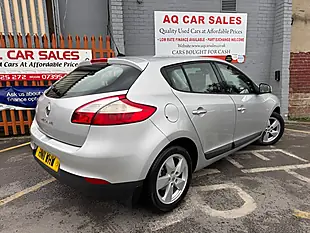 Used 2011 Renault Megane Dynamique Tomtom Silver - Interior and Exterior details 7