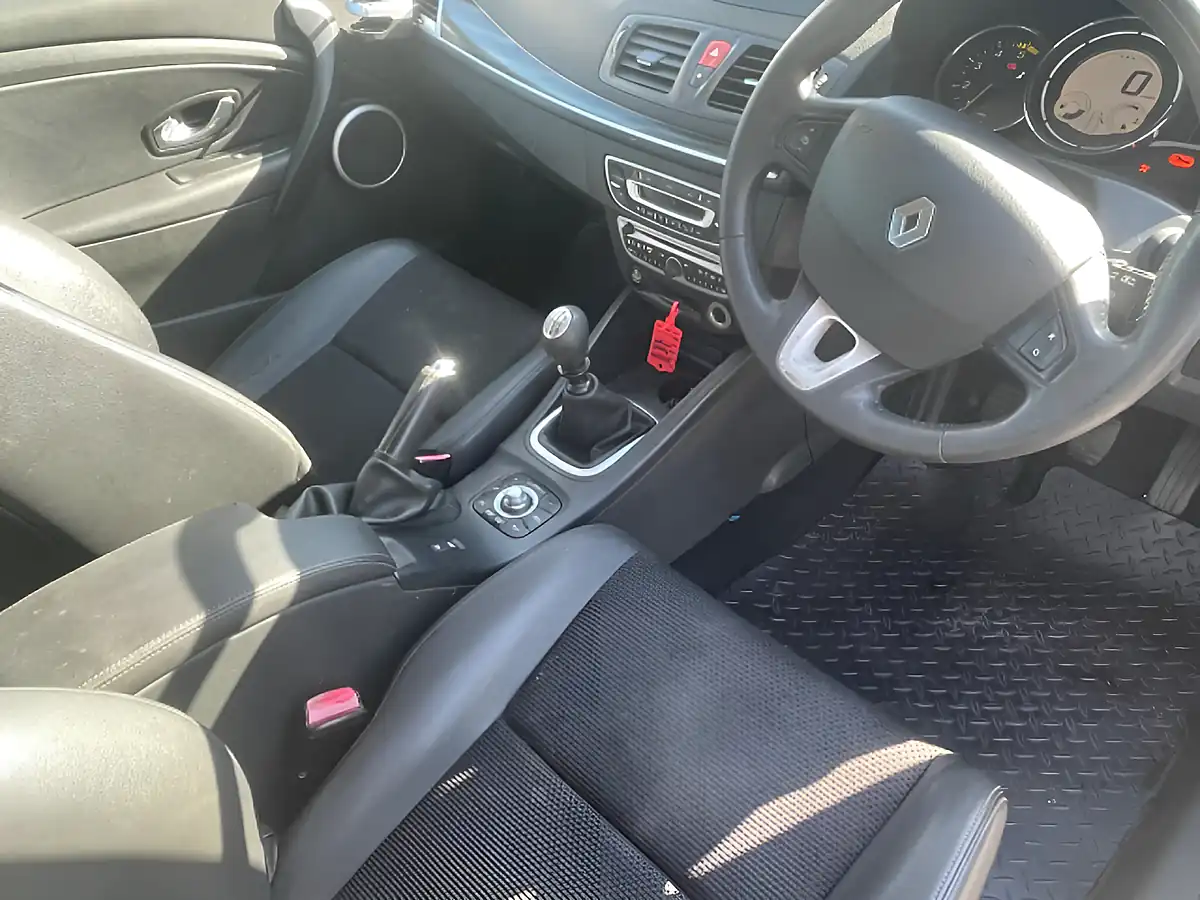 Used 2011 Renault Megane Privilege Tomtom Sport Tourer Black - Interior and Exterior details 10