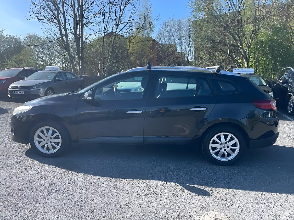Used 2011 Renault Megane Privilege Tomtom Sport Tourer Black - Interior and Exterior details 4