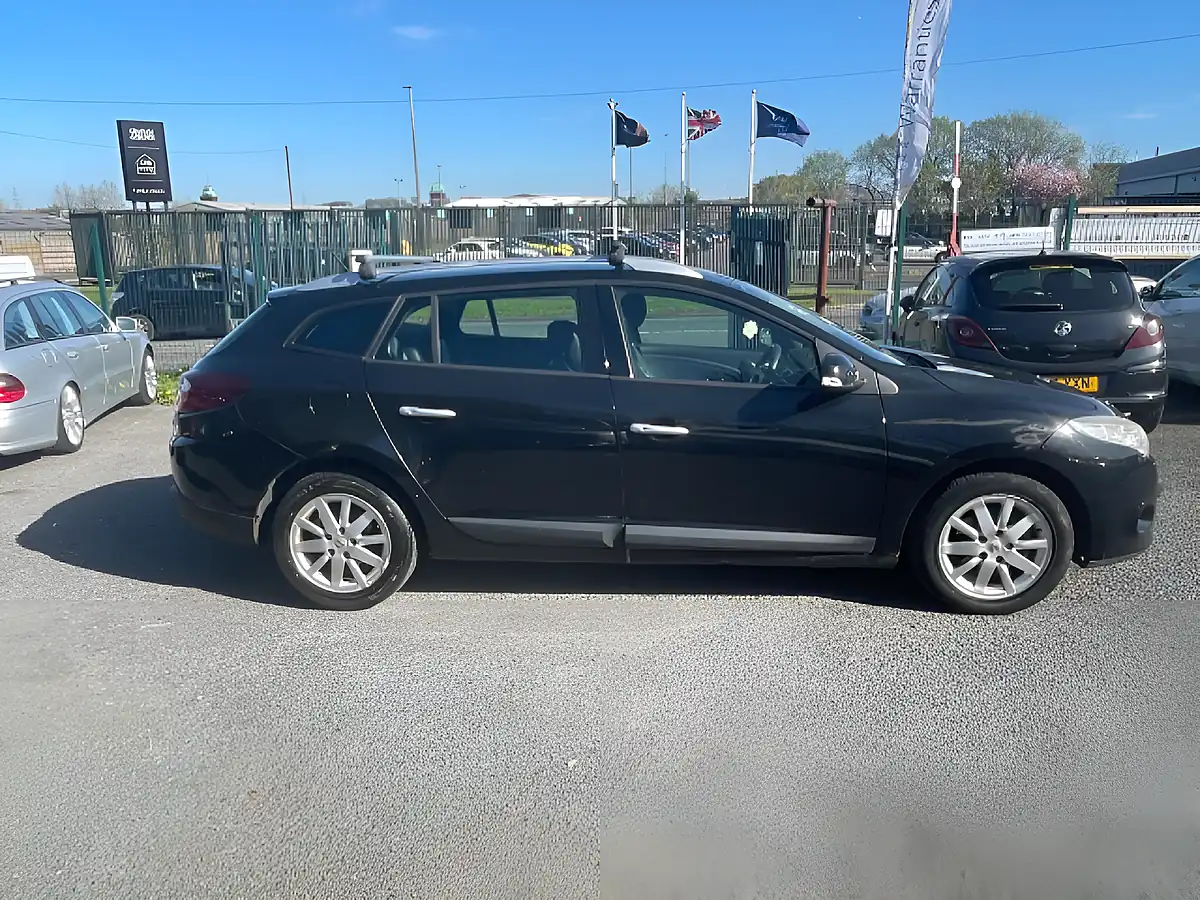 Used 2011 Renault Megane Privilege Tomtom Sport Tourer Black - Interior and Exterior details 6