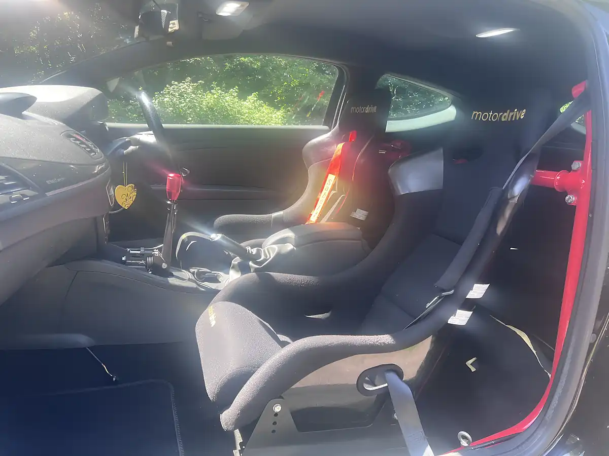 Used 2011 Renault Megane Renaultsport Black - Interior and Exterior details 19