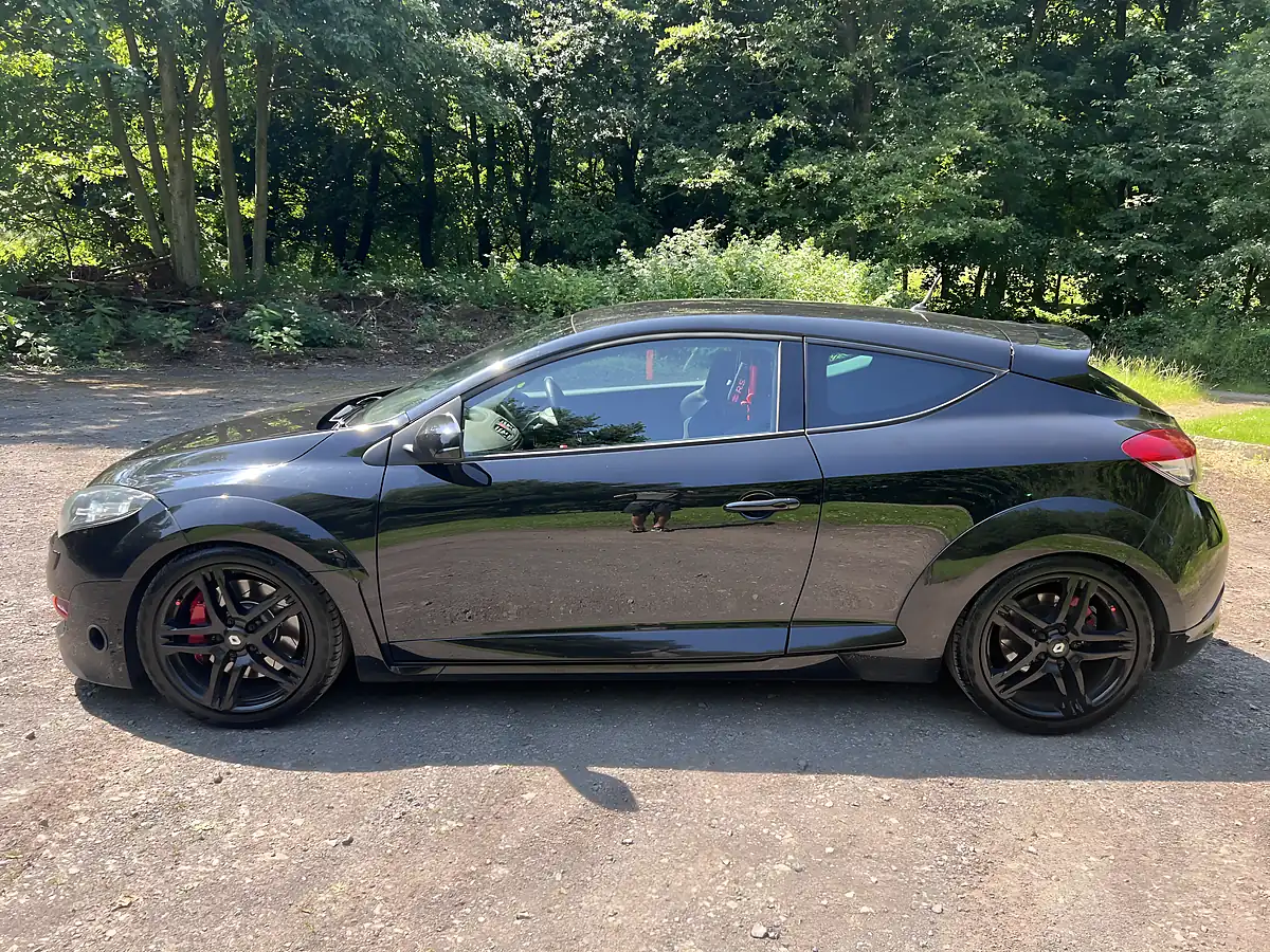 Used 2011 Renault Megane Renaultsport Black - Interior and Exterior details 3