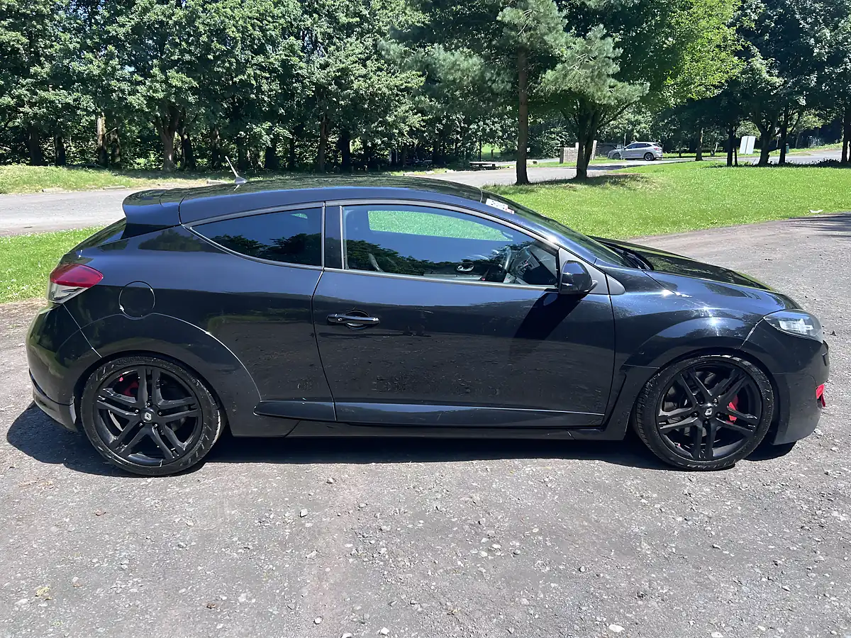 Used 2011 Renault Megane Renaultsport Black - Interior and Exterior details 7