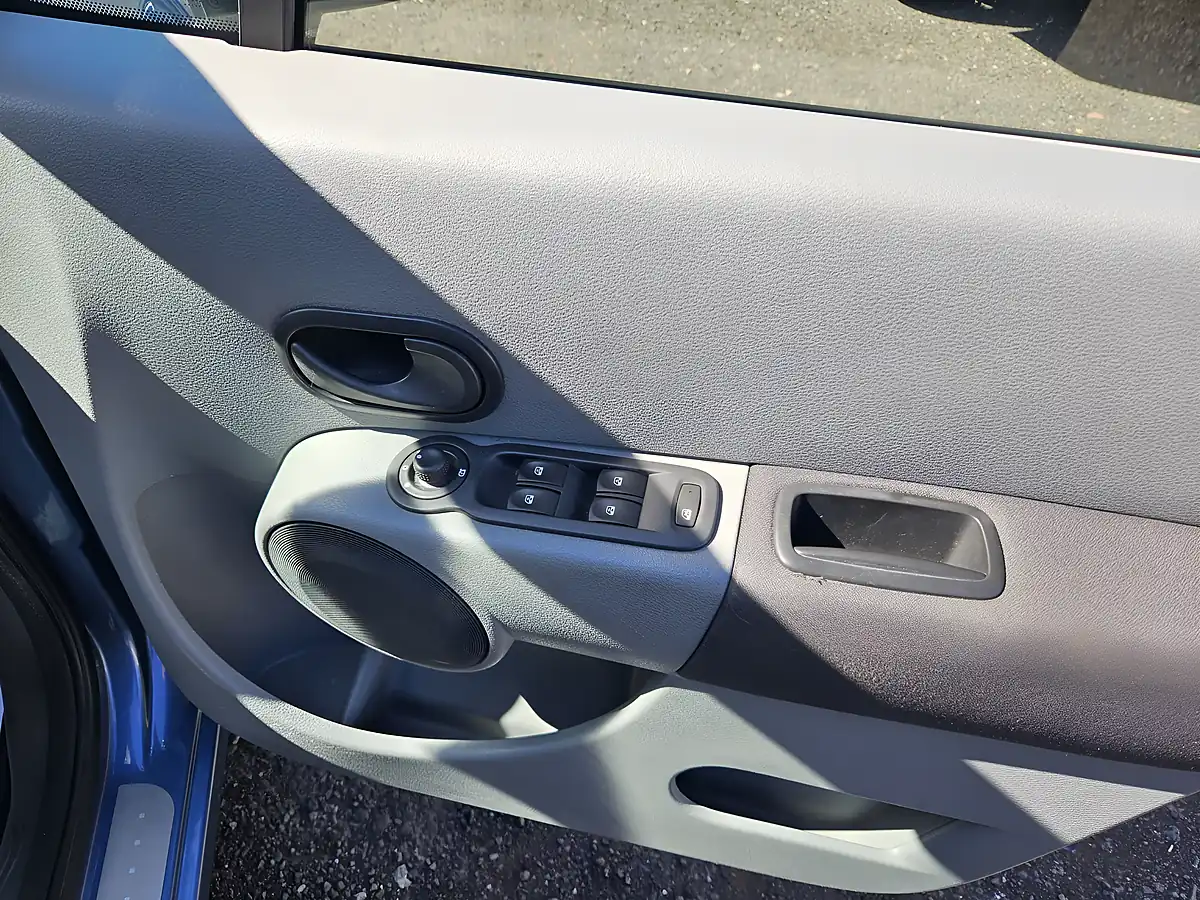 Used 2011 Renault Modus Expression Blue - Interior and Exterior details 19