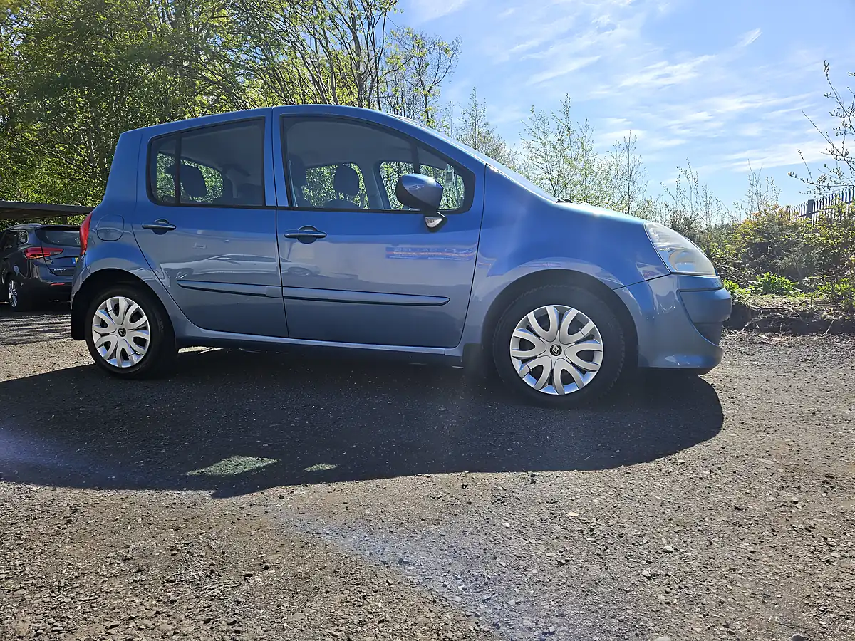 Used 2011 Renault Modus Expression Blue - Interior and Exterior details 2