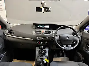 Used 2011 Renault Scenic Bizu Dune Beige Metallic - Interior and Exterior details 14