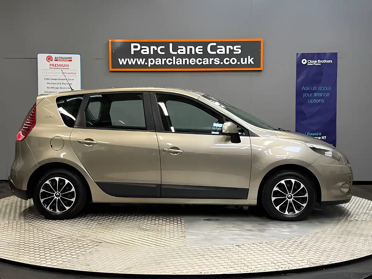 Used 2011 Renault Scenic Bizu Dune Beige Metallic - Interior and Exterior details 2