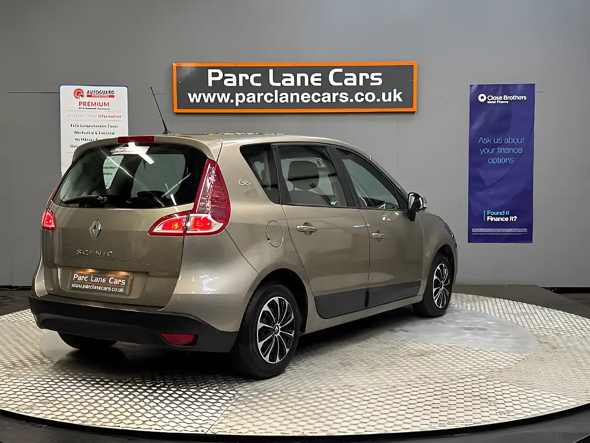 Used 2011 Renault Scenic Bizu Dune Beige Metallic - Interior and Exterior details 3
