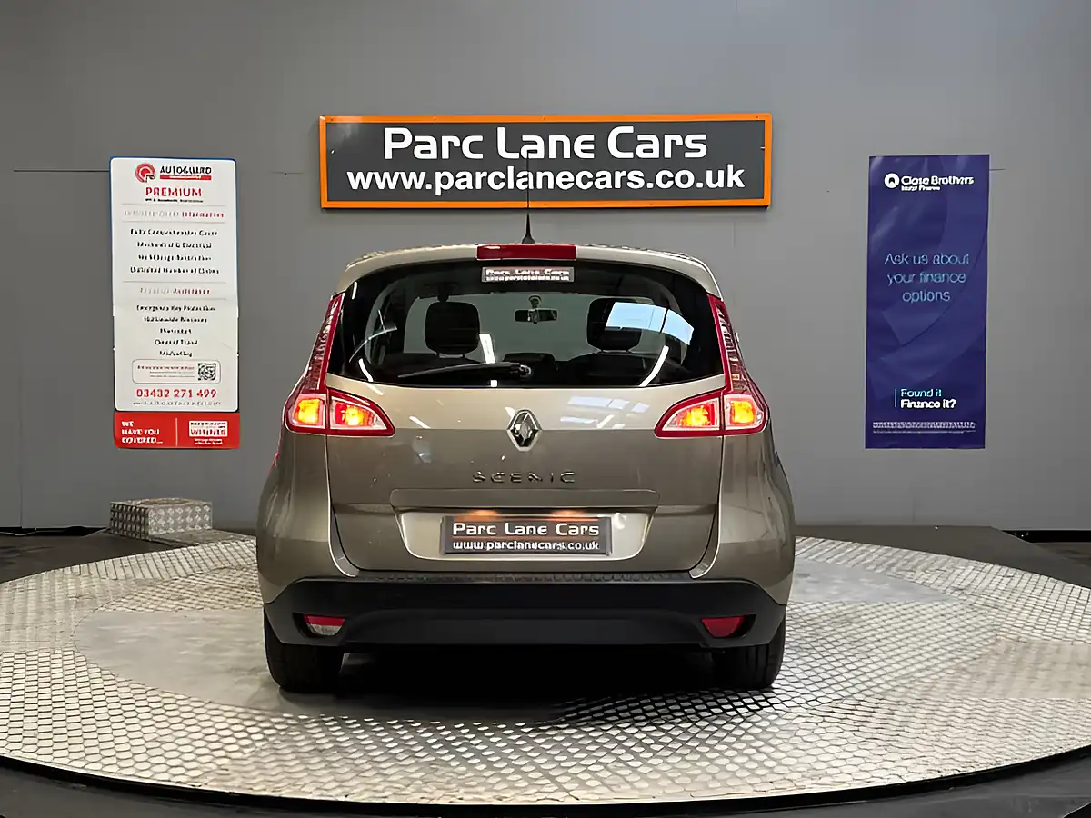 Used 2011 Renault Scenic Bizu Dune Beige Metallic - Interior and Exterior details 4