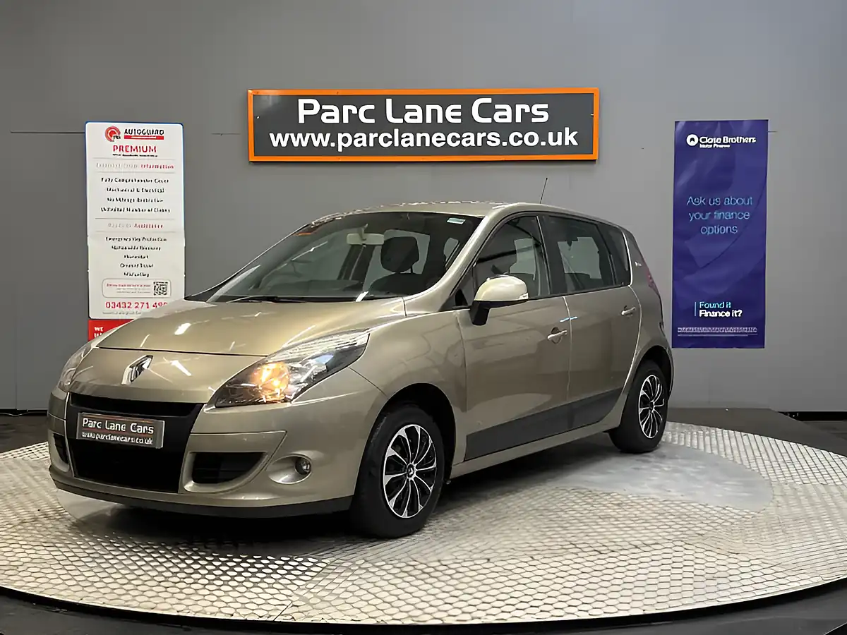 Used 2011 Renault Scenic Bizu Dune Beige Metallic - Interior and Exterior details 8