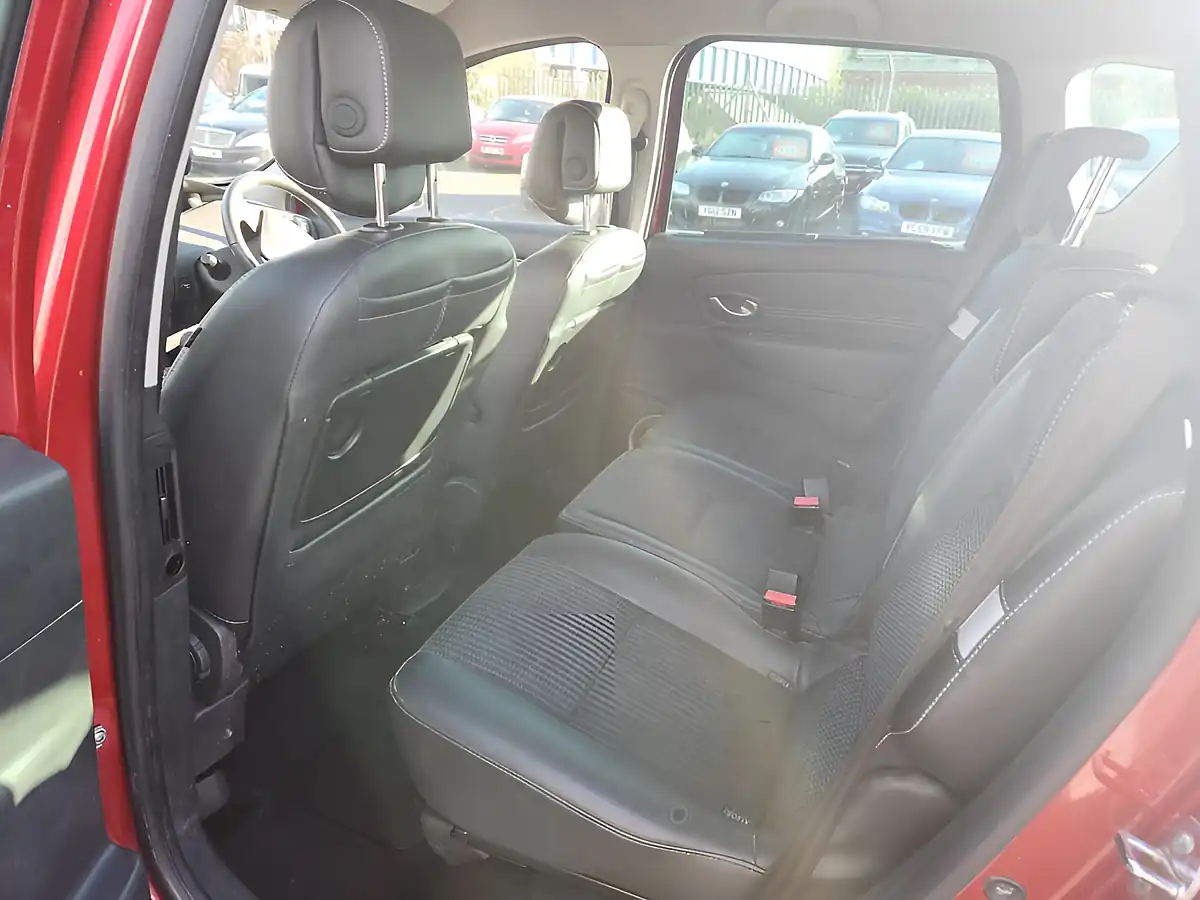 Used 2011 Renault Scenic Dynamique Tom-Tom Red - Interior and Exterior details 10