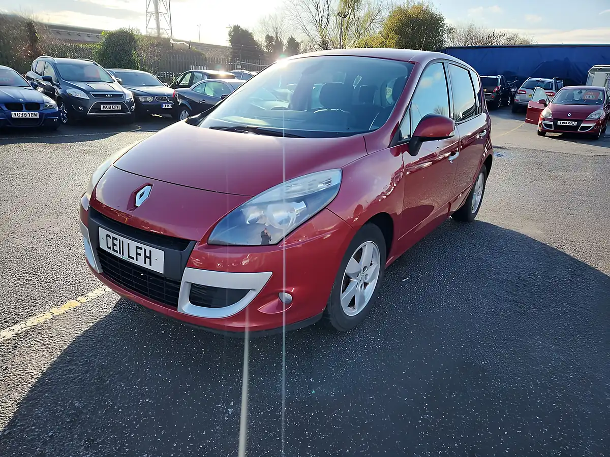 Used 2011 Renault Scenic Dynamique Tom-Tom Red - Interior and Exterior details 3