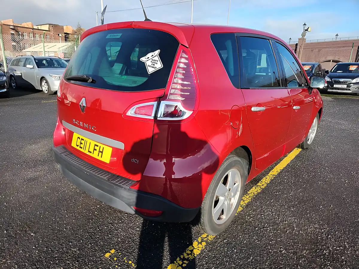 Used 2011 Renault Scenic Dynamique Tom-Tom Red - Interior and Exterior details 4